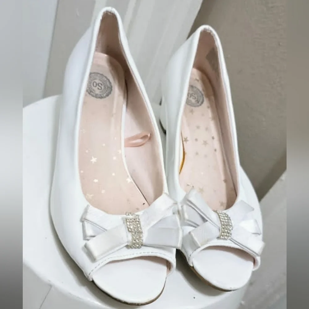 Open Toe Wedge Heels Girls Off white Satin Bow Shoe Size 3🌴✌️